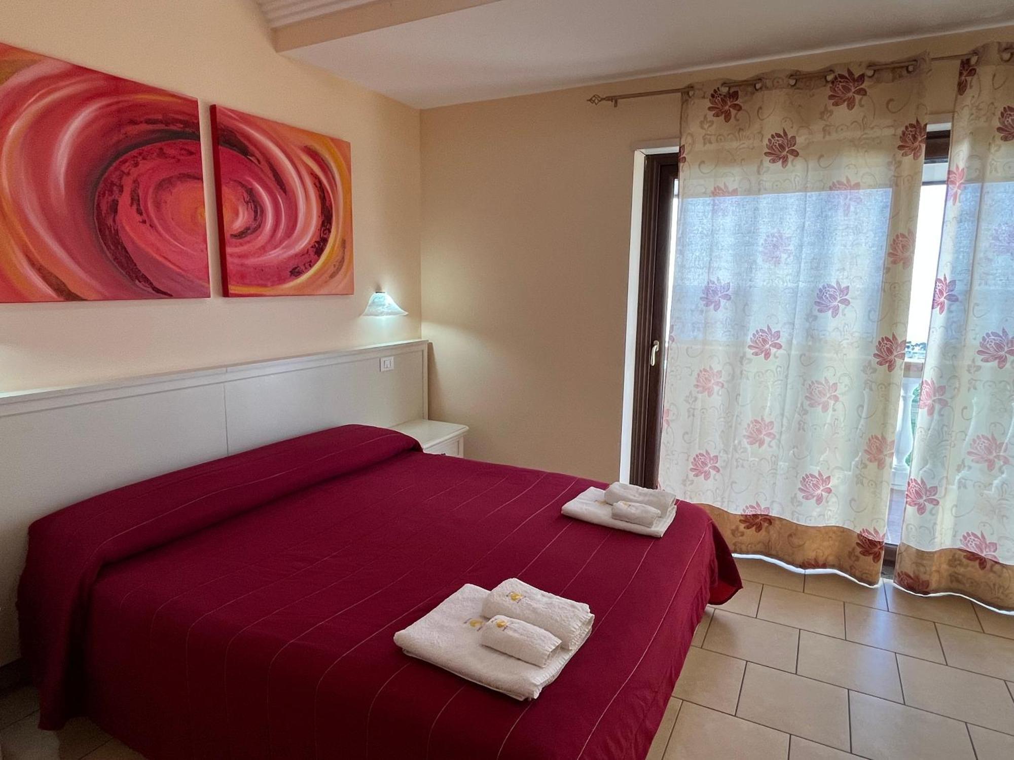 Hotel Residenza Domus Aurea Tropea- Vista Mare Santa Domenica  Exteriér fotografie