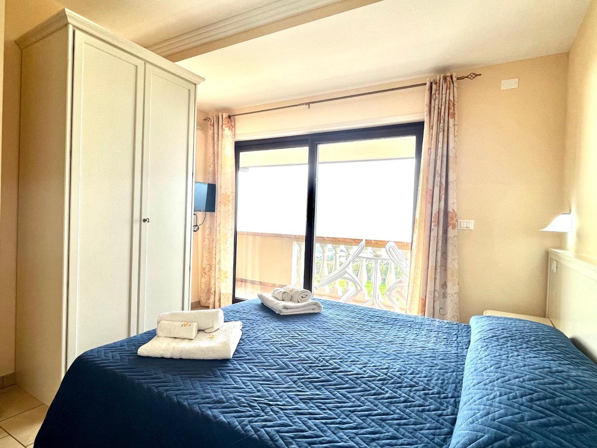 Hotel Residenza Domus Aurea Tropea- Vista Mare Santa Domenica  Exteriér fotografie