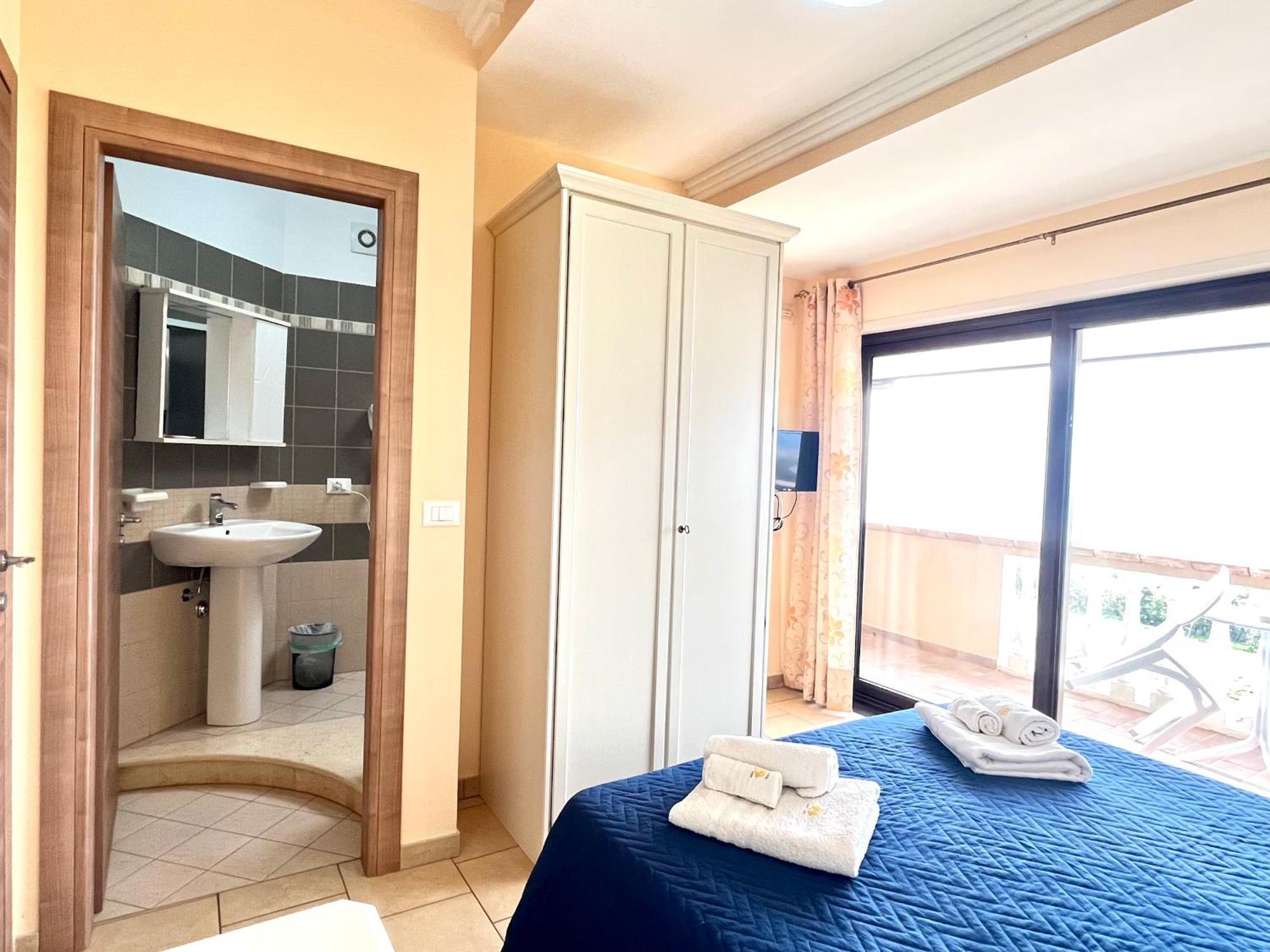 Hotel Residenza Domus Aurea Tropea- Vista Mare Santa Domenica  Exteriér fotografie